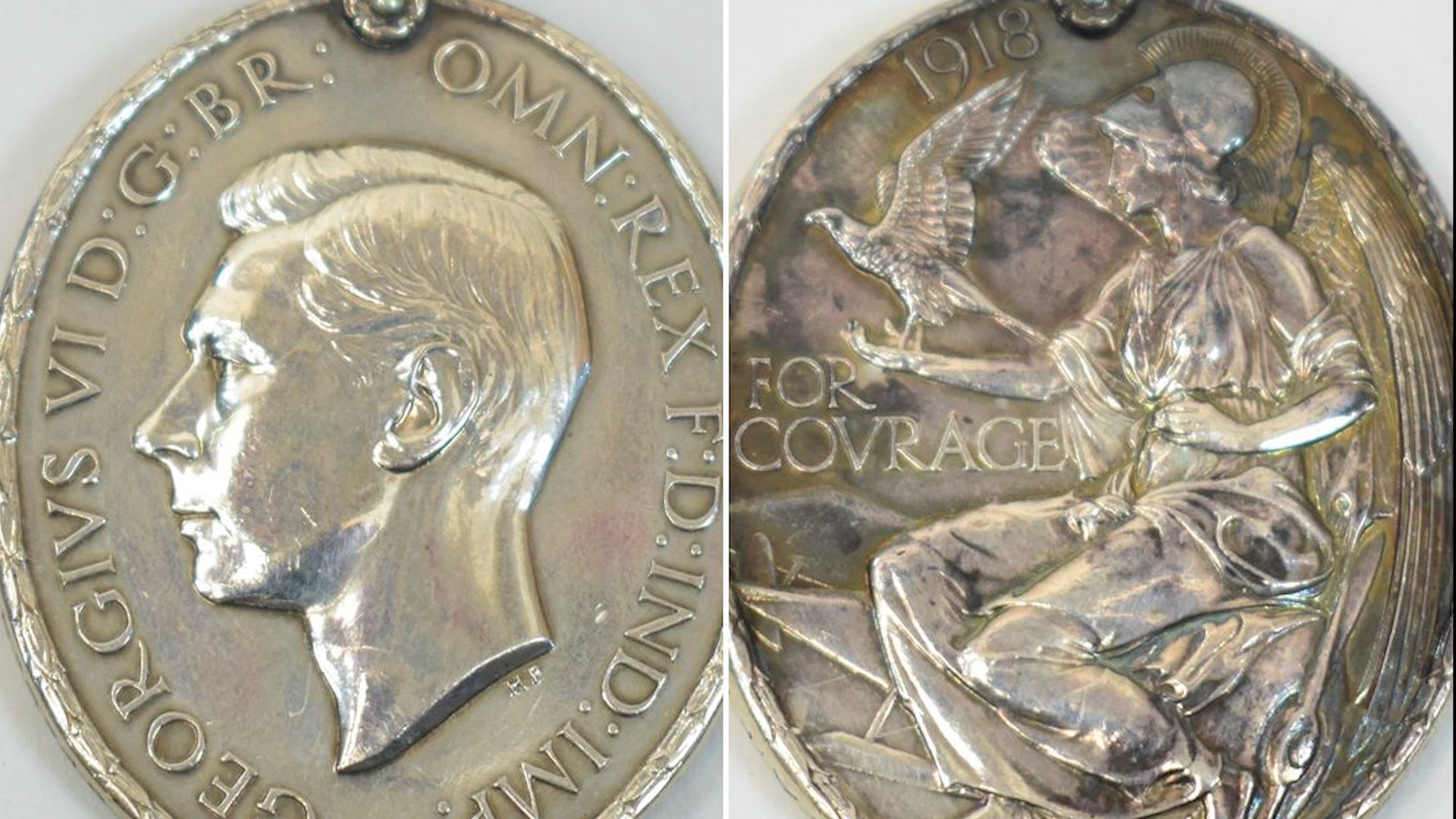 Back and front of stolen RAF medal 280820 CREDIT Sussex Police.jpg 