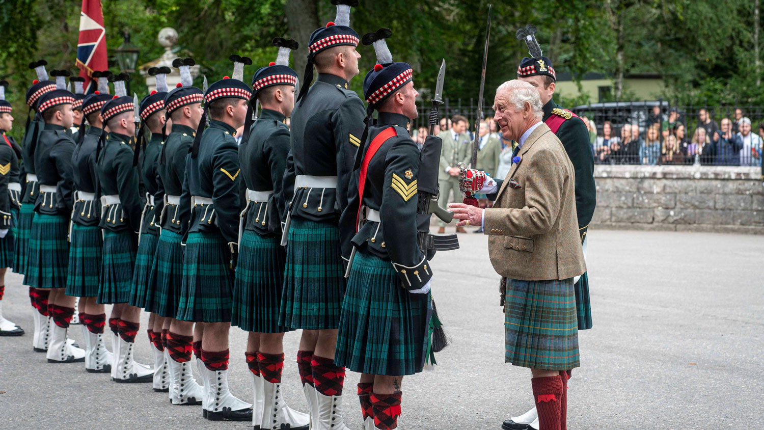 Balaklava Company 5 SCOTS officially welcome His Majesty The King to Balmoral Castle 21 Aug 2023 CREDIT @ArmyInScotland Twitter