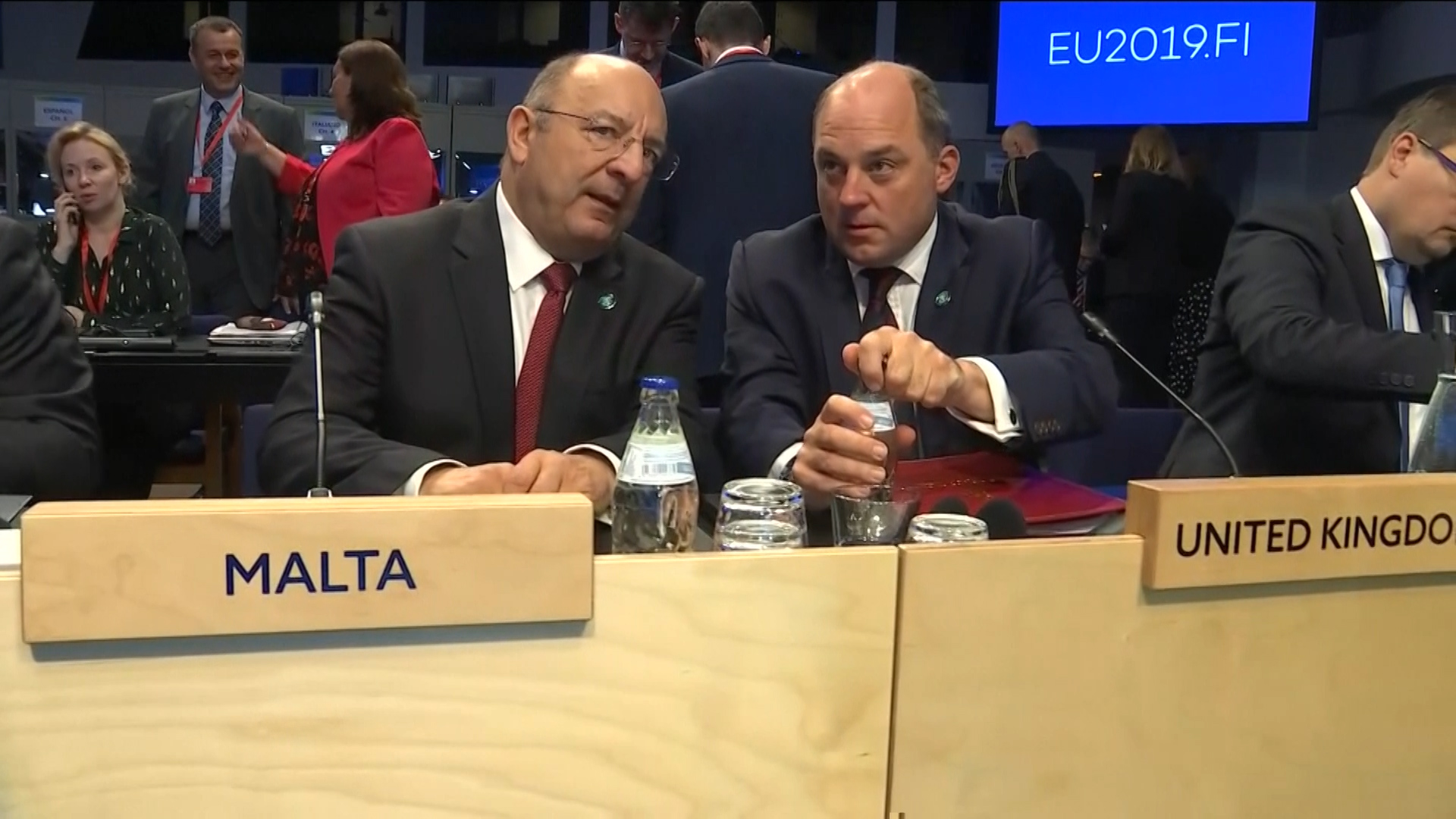 Ben Wallace speaking to Michael Farrugia at Helsinki EU defence ministers meeting 290819 SOURCE Pool