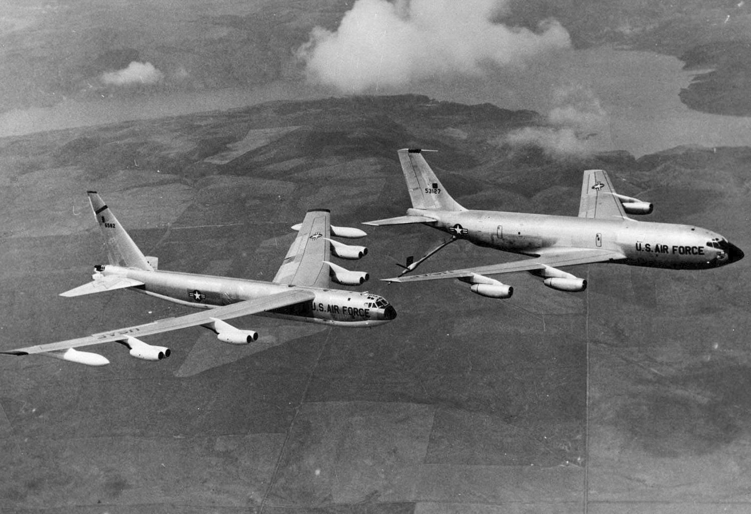 B52 KC-135A