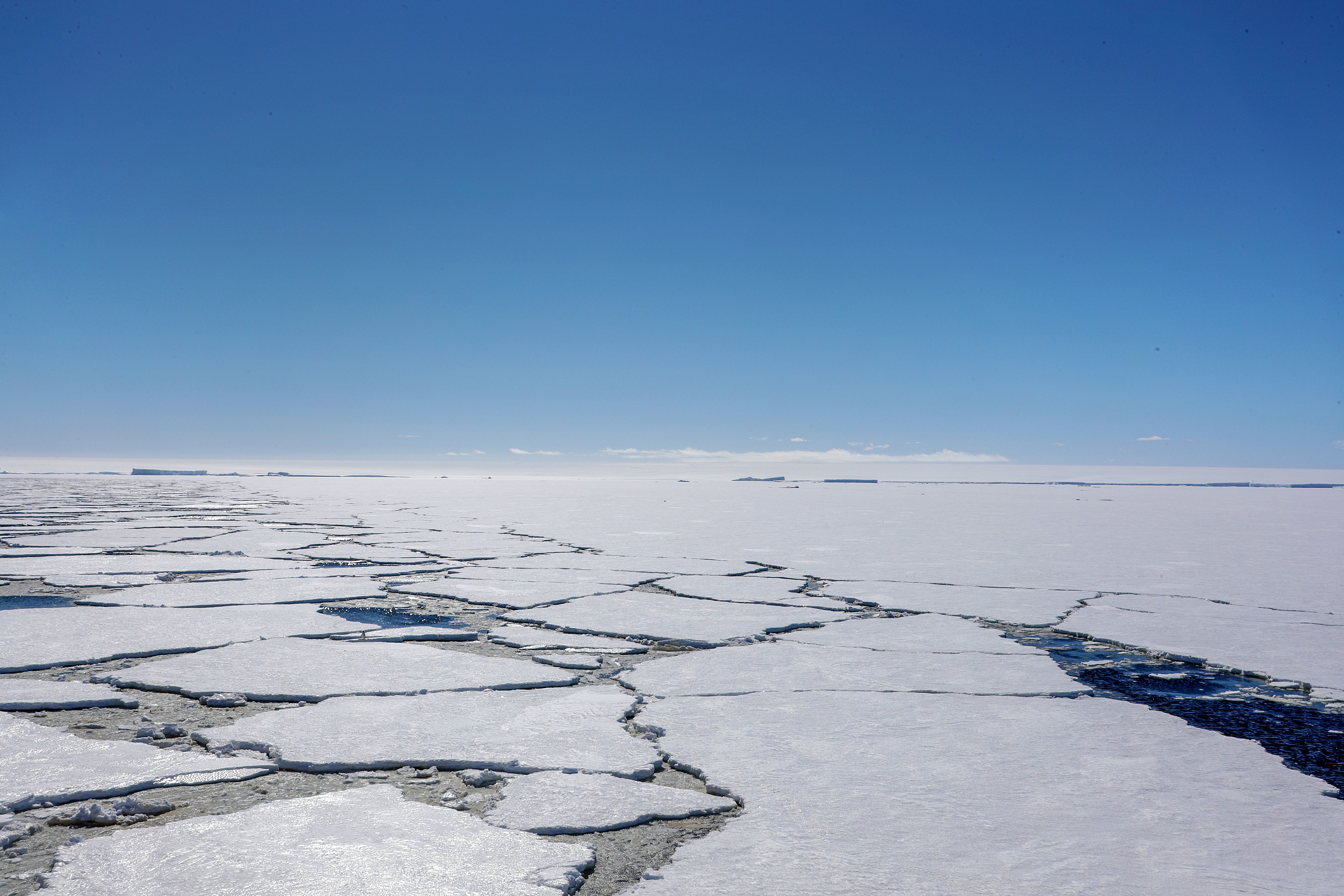 Breaking ice 150119 Picture MOD