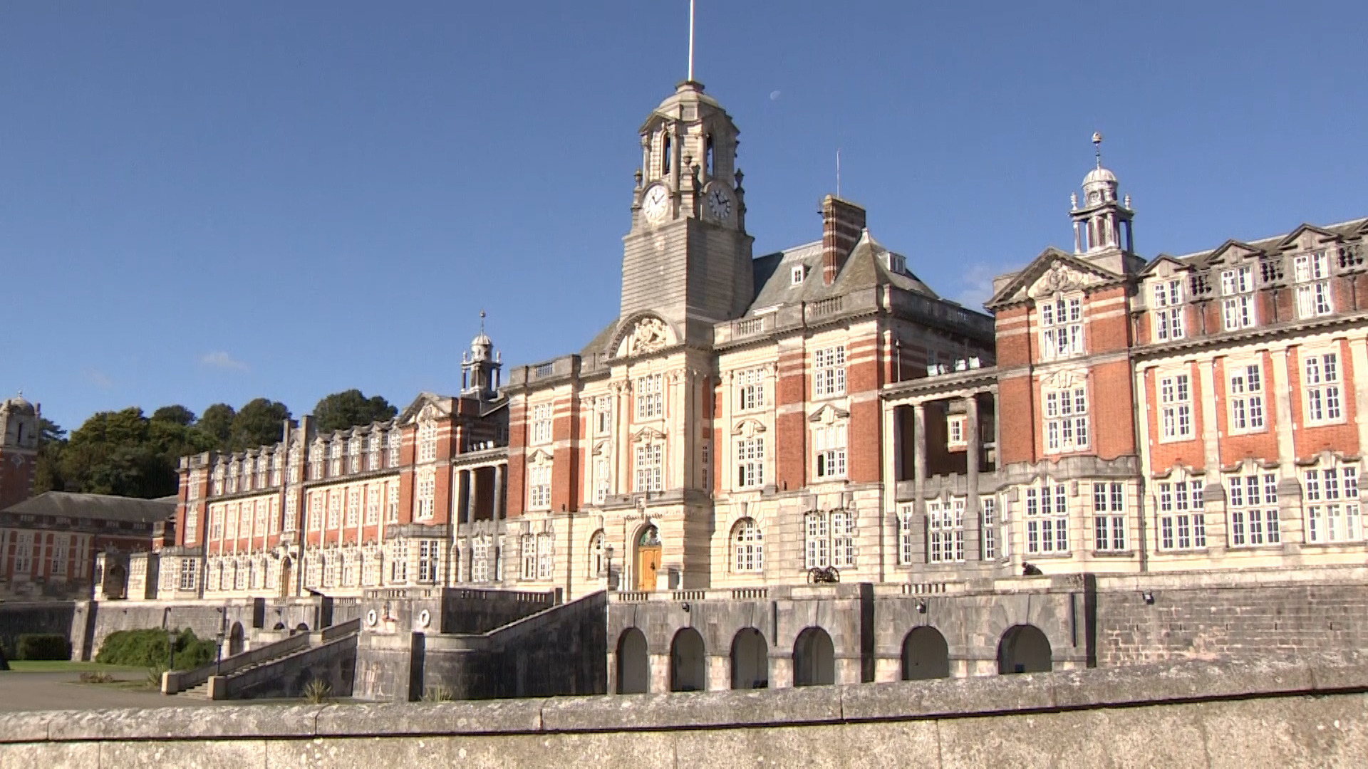 Britannia Royal Naval College in Dartmouth 160922