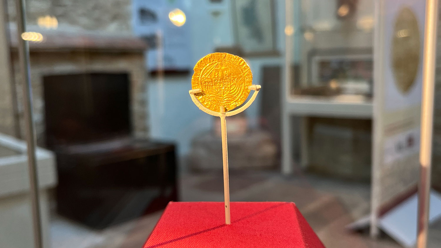 Buckingham's Richard III Half Angel was discovered by veteran Dave Bethell and is on display at the Buckingham Gaol Museum CREDIT Dave Bethell