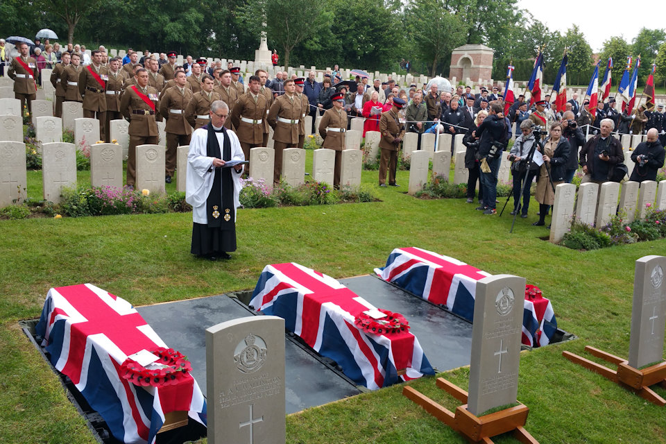 Burial service for WWI soldiers in France