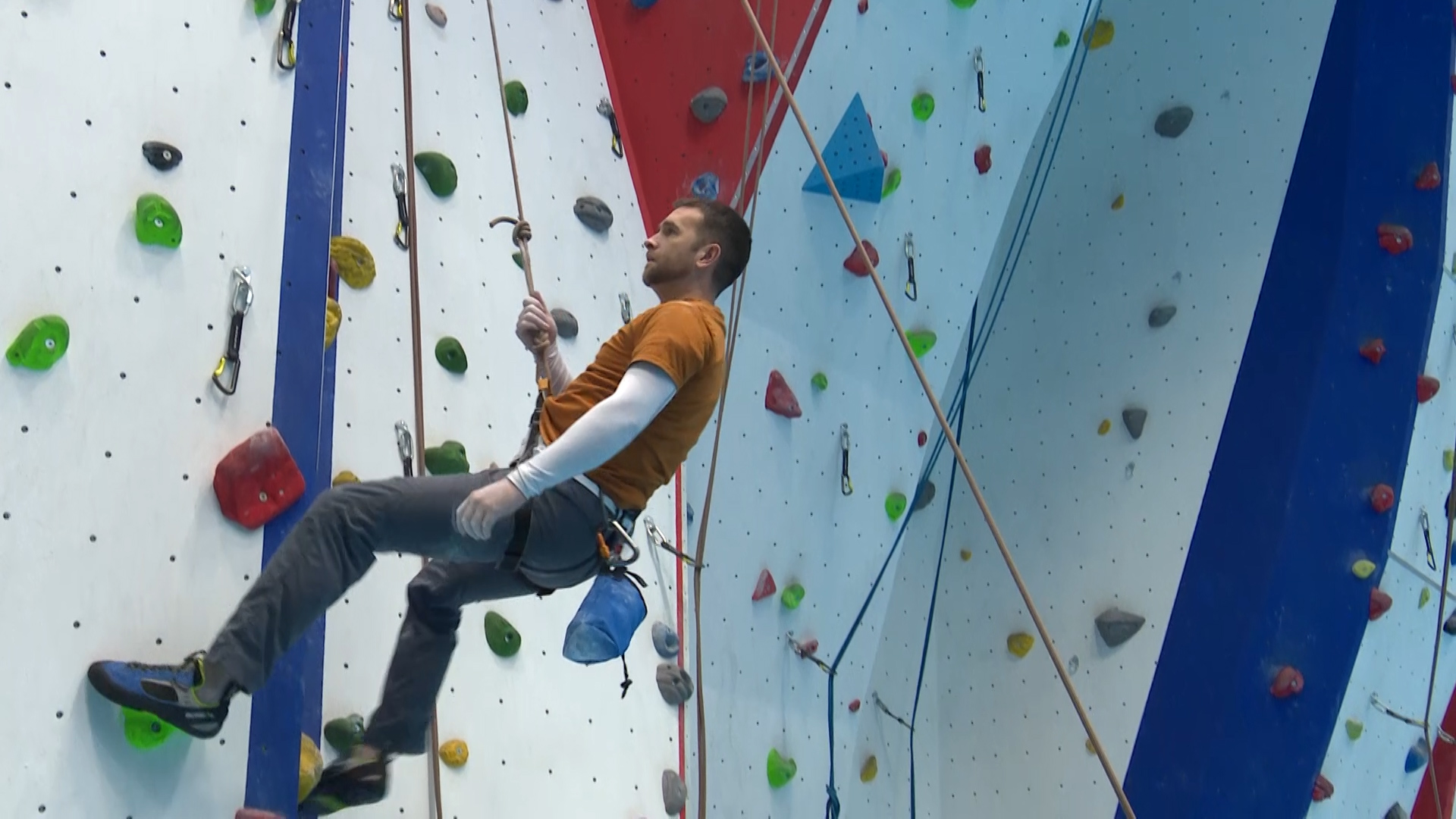 Blind Veteran Climbing On The Path To The Paralympics