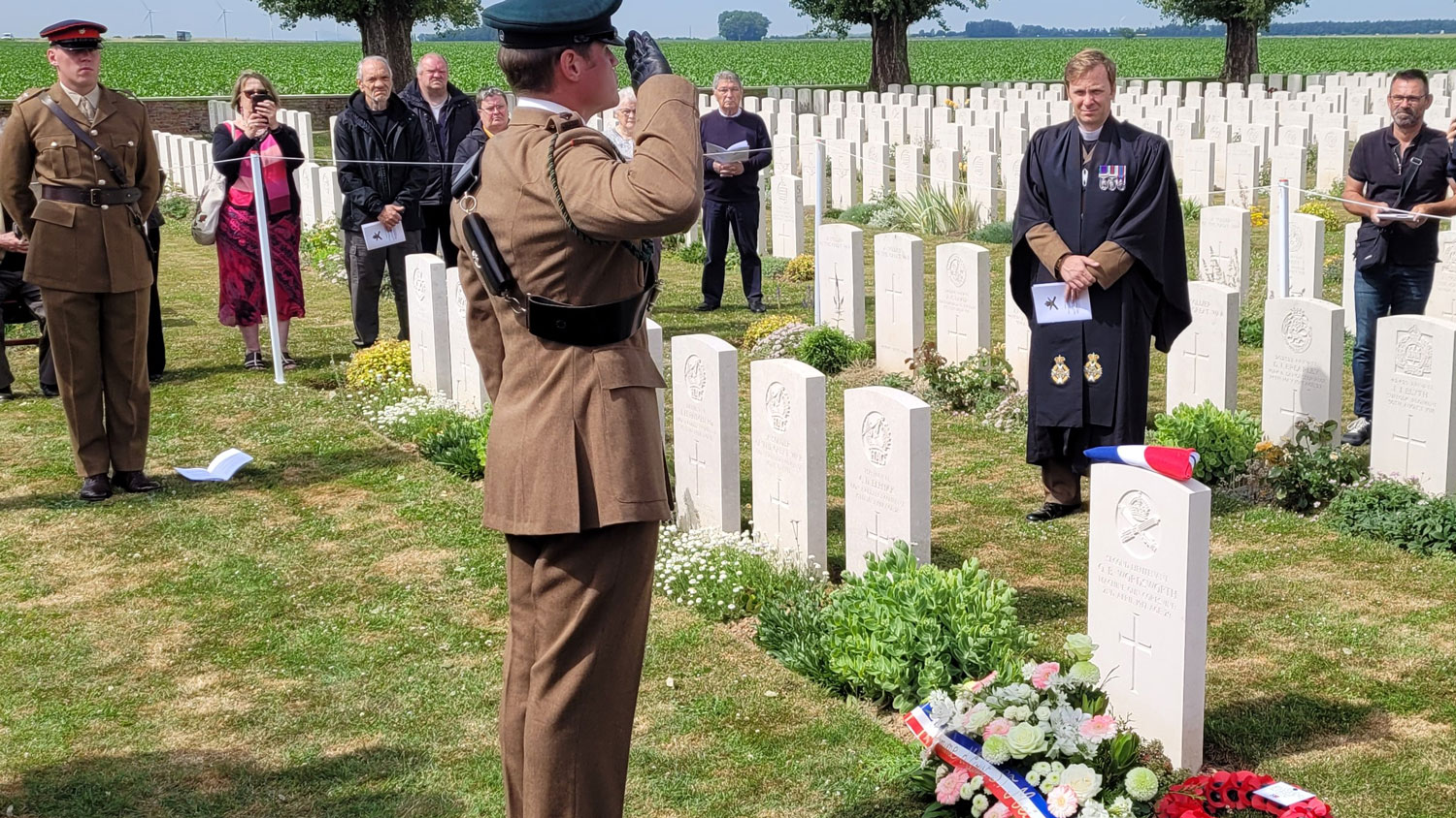 Capt Thomas Westlake, 5 RIFLES, pays tribute to 2nd Lt Wordsworth CREDIT Crown Copyright / J.Teasdale