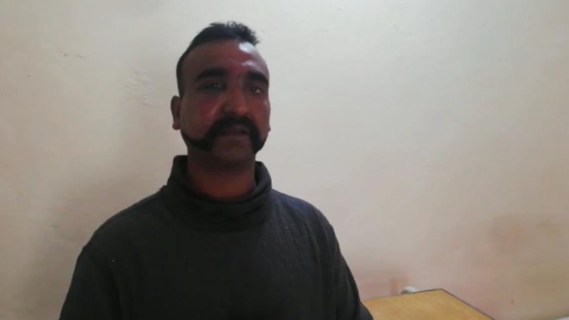 Captured Indian pilot (Picture: ISPR).