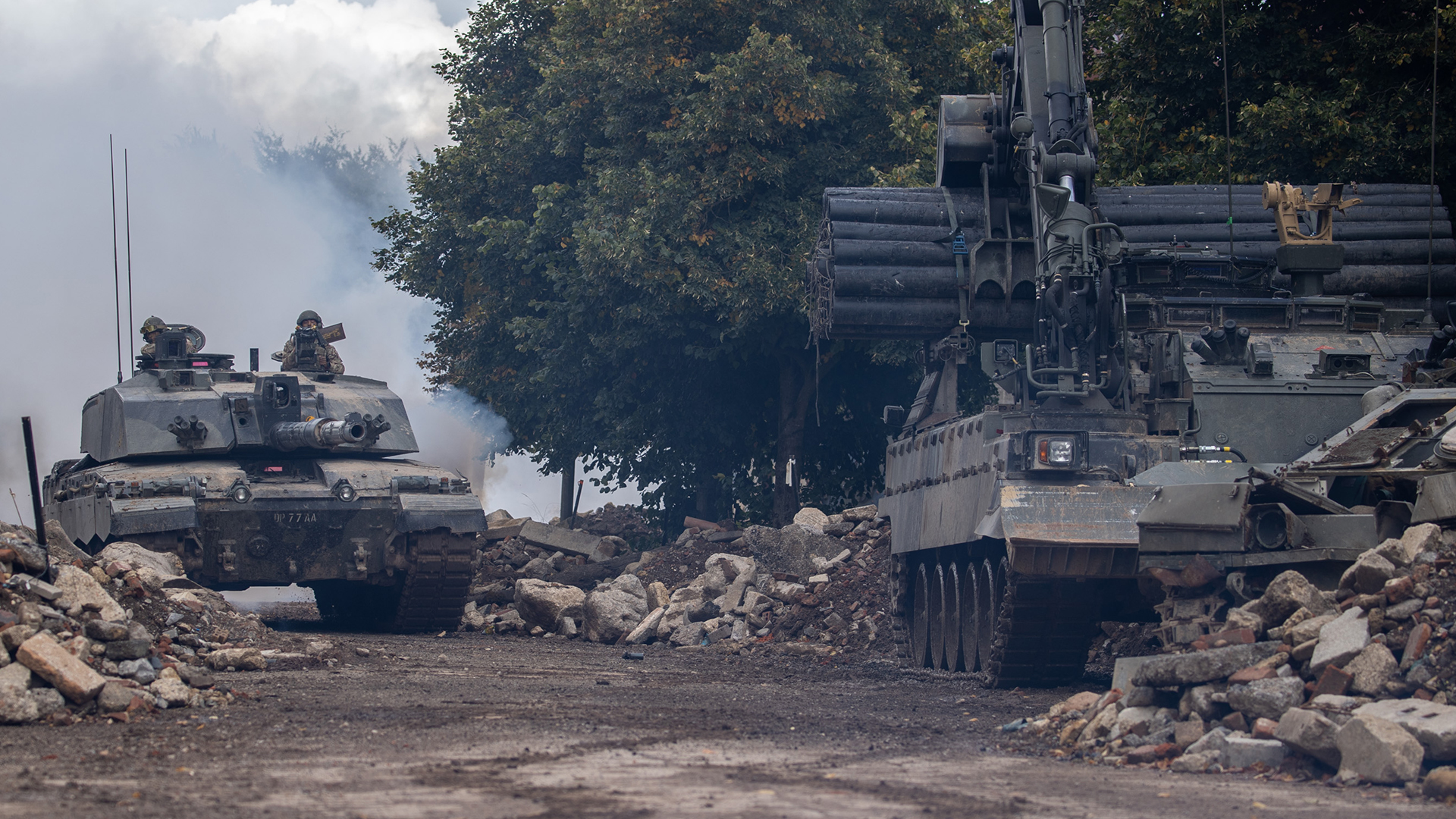 The Trojan is based on the Challenger 2 chassis, and works in conjunction with the main battle tank