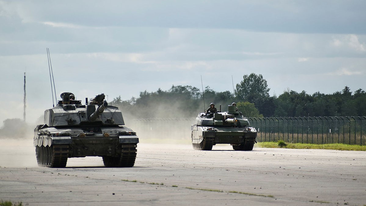 Challenger 2 tank (left) races a French Leclerc tank 23082021 CREDIT MOD Crown Copyright