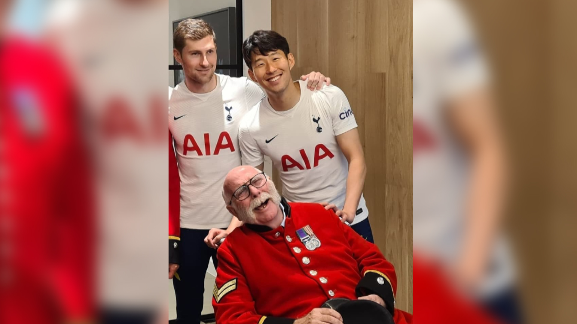 Veteran Dave Thompson was given an "afternoon to remember", meeting Spurs' Ben Davies and Heung min-Son