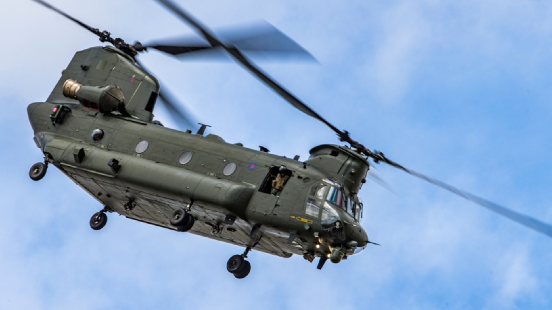 Chinook display team manoeuvre CREDIT RAF date unknown