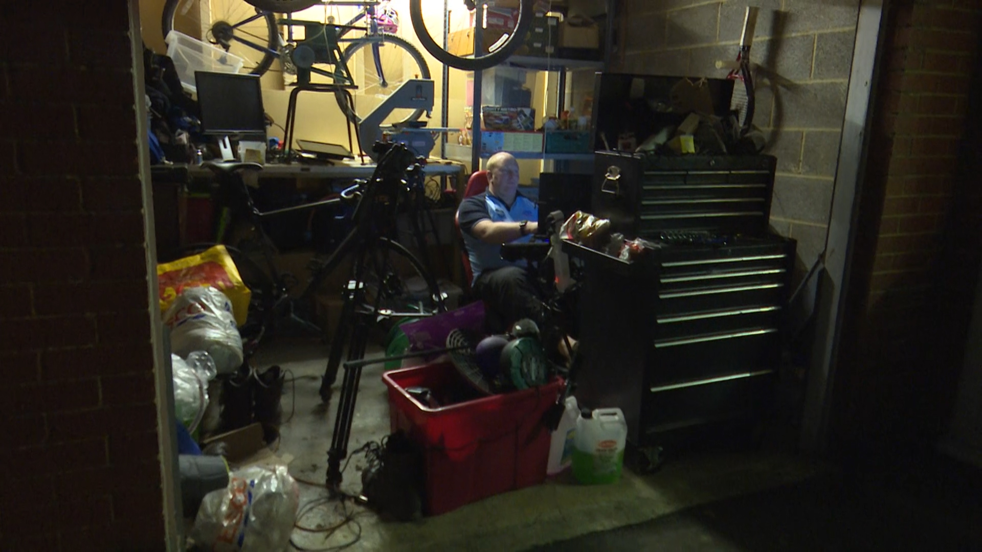 Chris Slator Racing eSport Garage Credit BFBS 12032021.jpg 