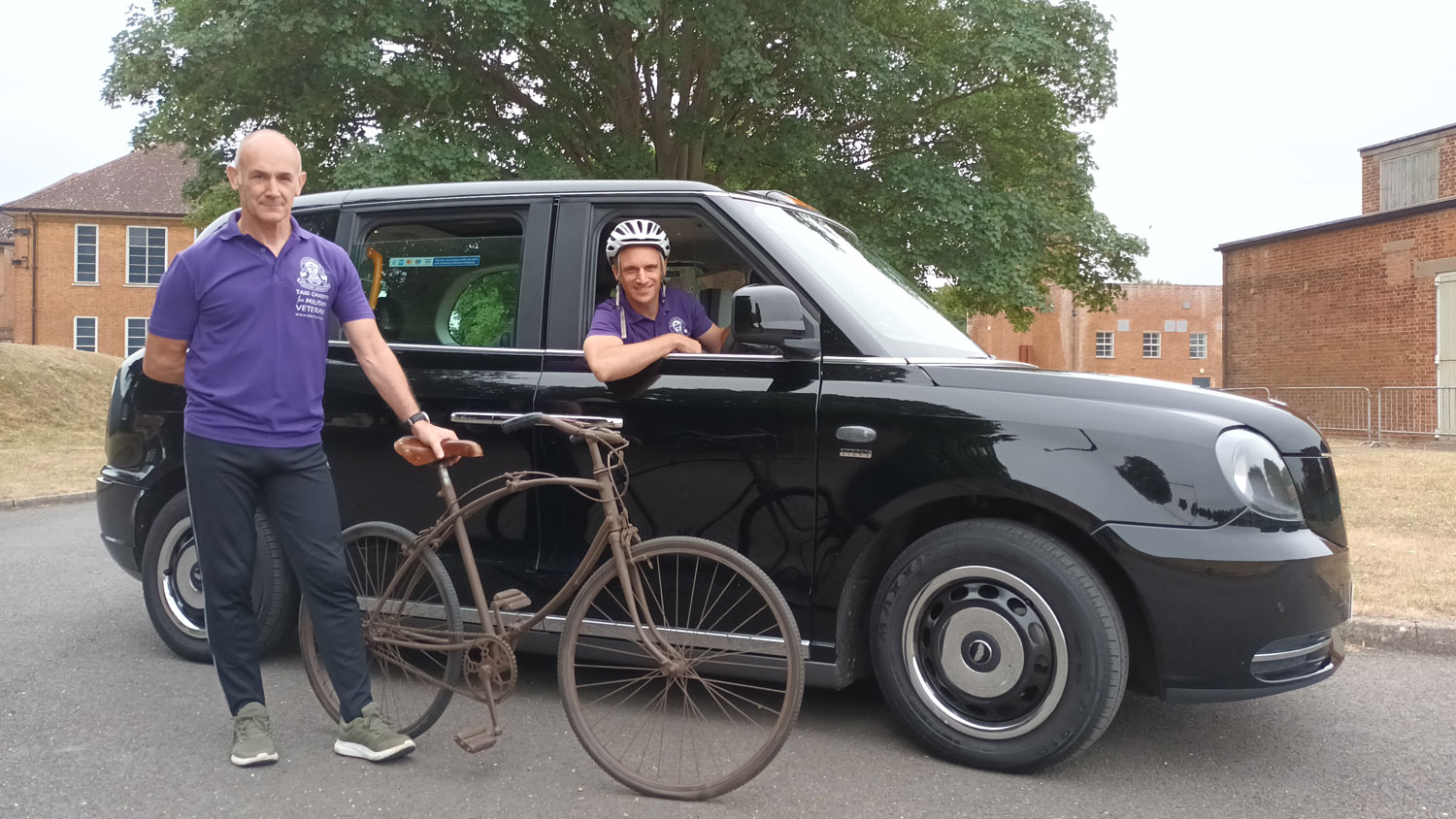 Chris Willmott Seb Philp Market Garden Challenge Black Cab CREDIT The Taxi Charity