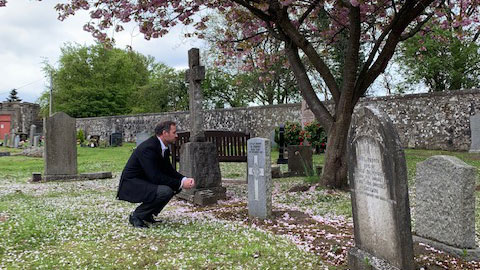 Former SAS soldier and SAS Who Dares Wins Directing Staff Colin MacLachlan visiting South Queensferry Cemetery CREDIT CWGC