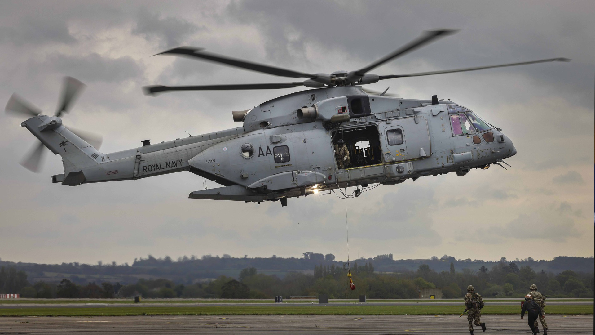Commando Helicopter Force display of the capabilities of a Merlin