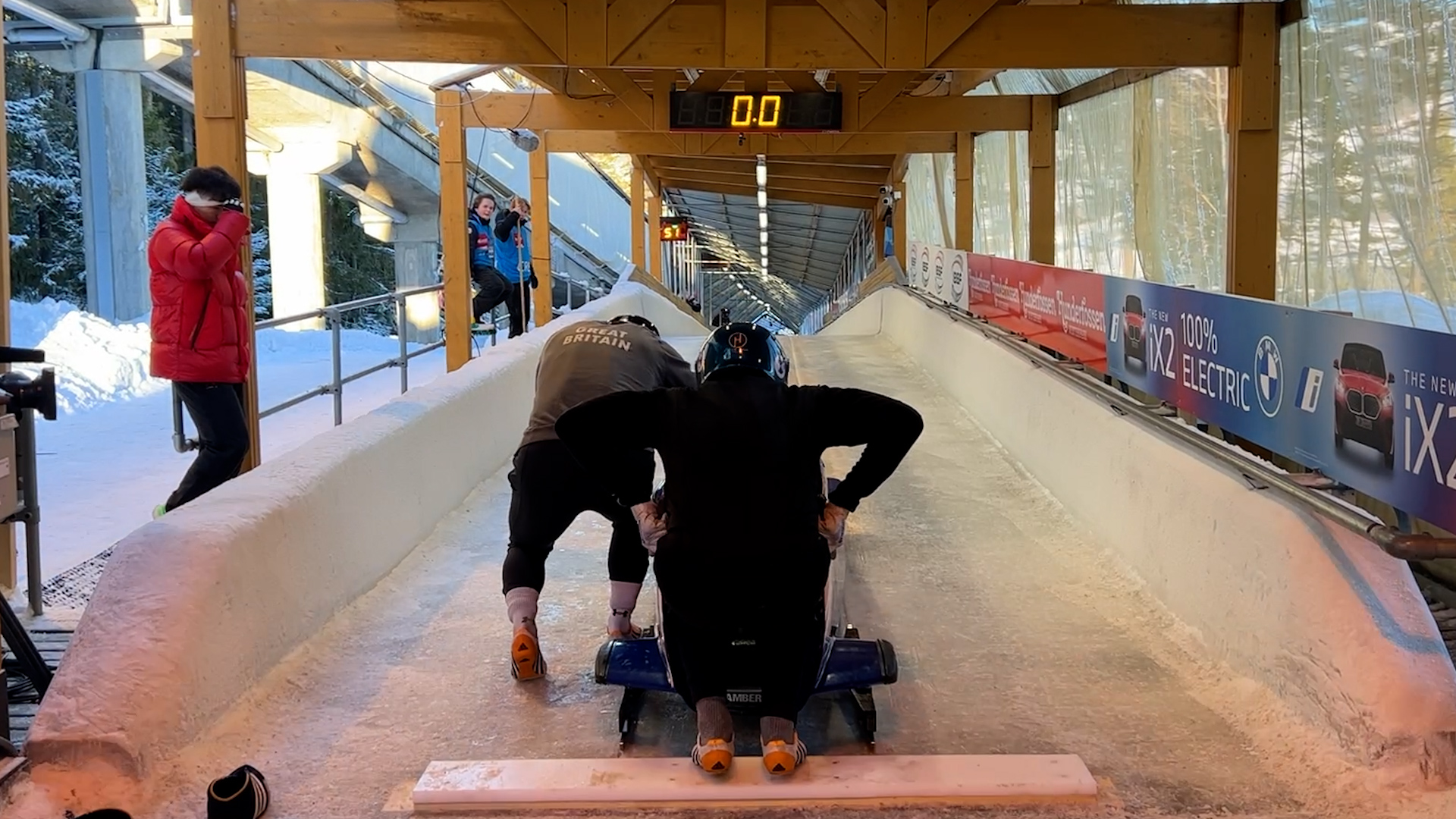 Corporal John Stanbridge and Corporal Alex Cartagena setting off from the top of the track in Lillehammer, Norway 060224 CREDIT BFBS