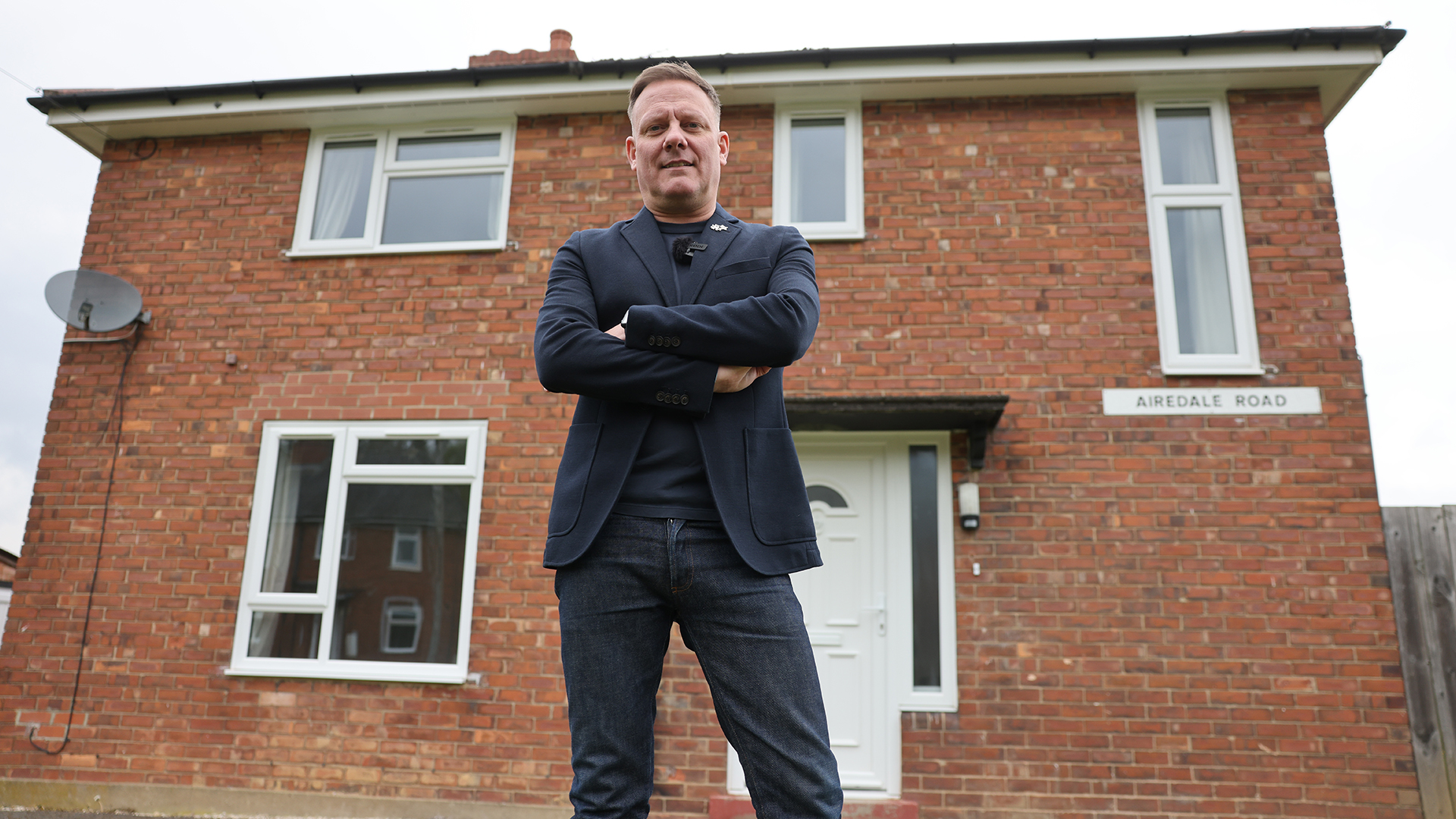 Coronation Street start and forces champion Antony Cotton visited a newly renovated military house in Catterick, North Yorkshire