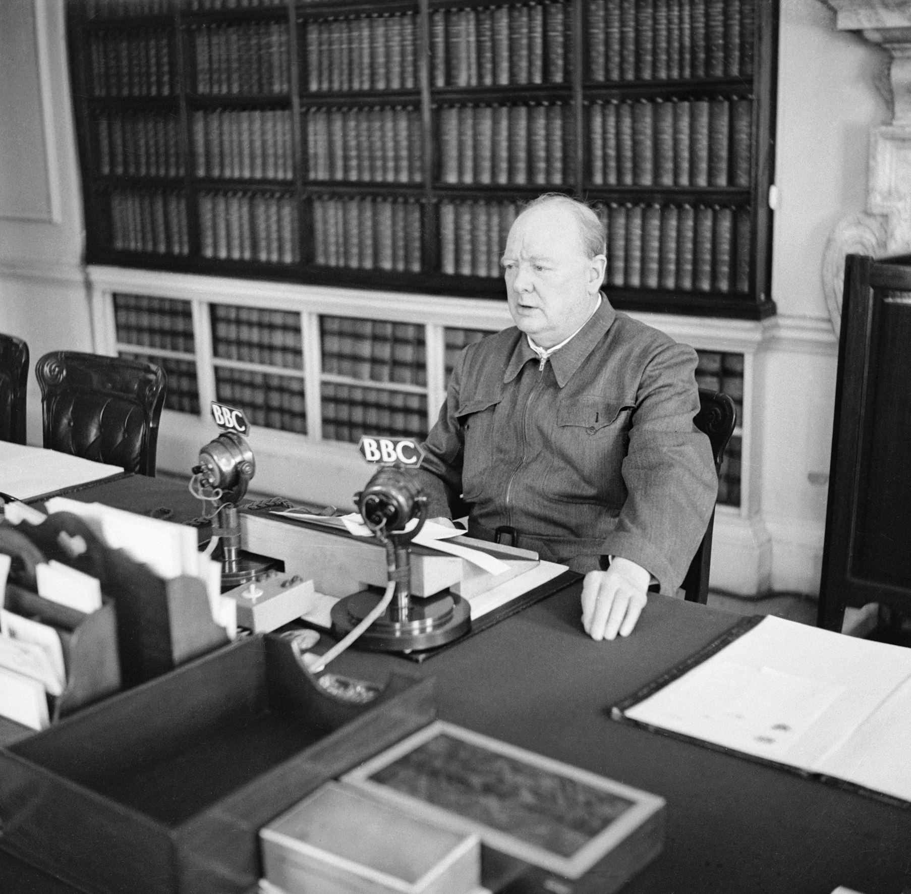 DO NOT USE Winston Churchill makes a radio address 1942 CREDIT IWM H20446