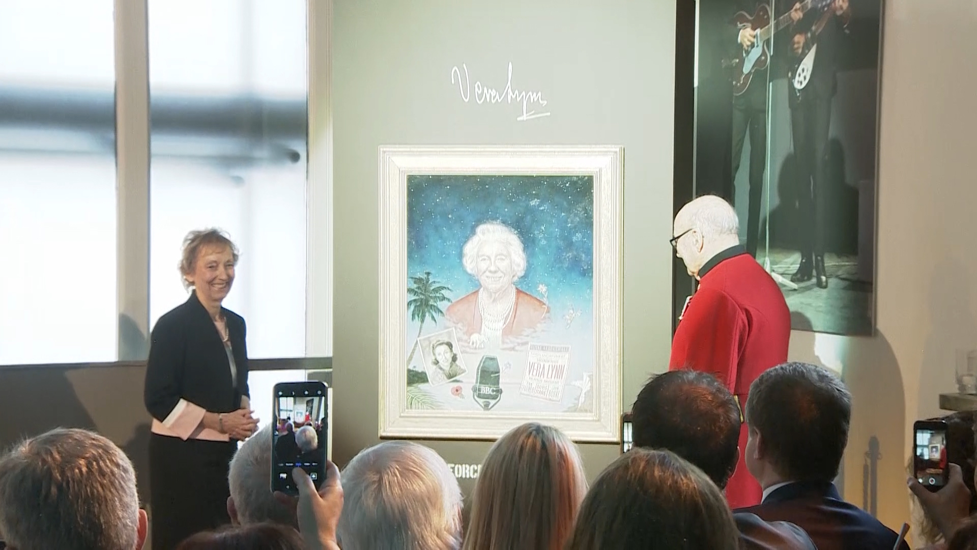 Dame Vera Lynn portrait unveiled at Royal Albert Hall by her daughter and Colin Thackery 130120 CREDIT BFBS