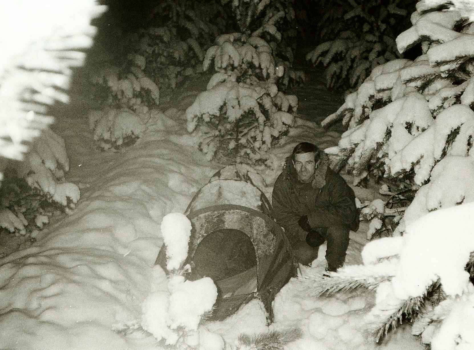 Dave Butler with his kennel tent during BRIXMIS 1988 op CREDIT BRIXMIS Association.jpg 