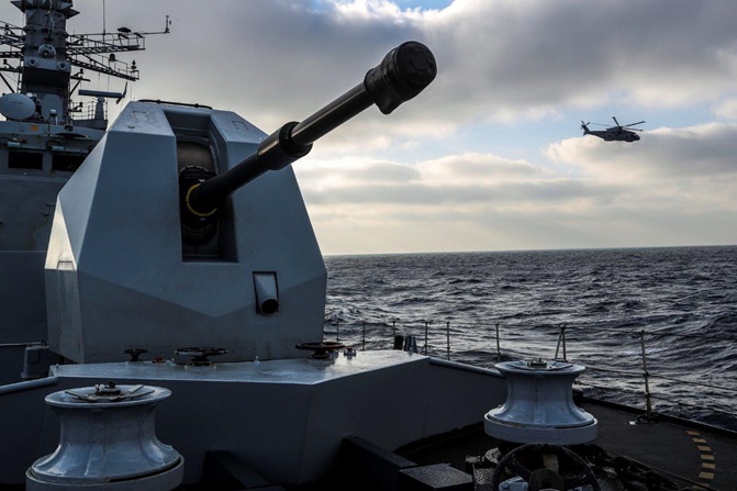 Deck landings on HMS St Albans (Picture: Royal Navy).
