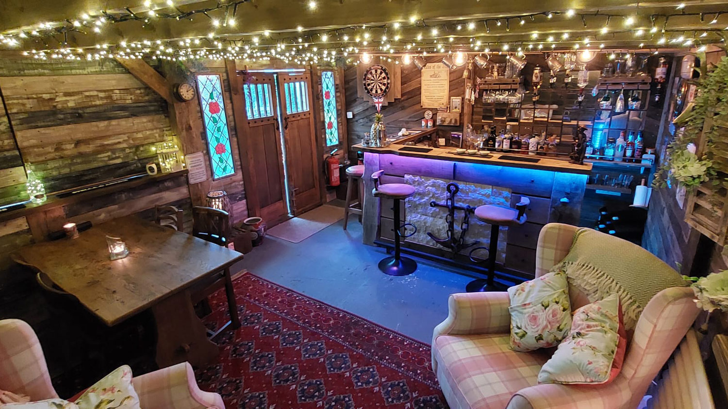 Dog and Ball Pub Shed CREDIT Ashley Turner Two FatBlokes Bar Sign Emporium