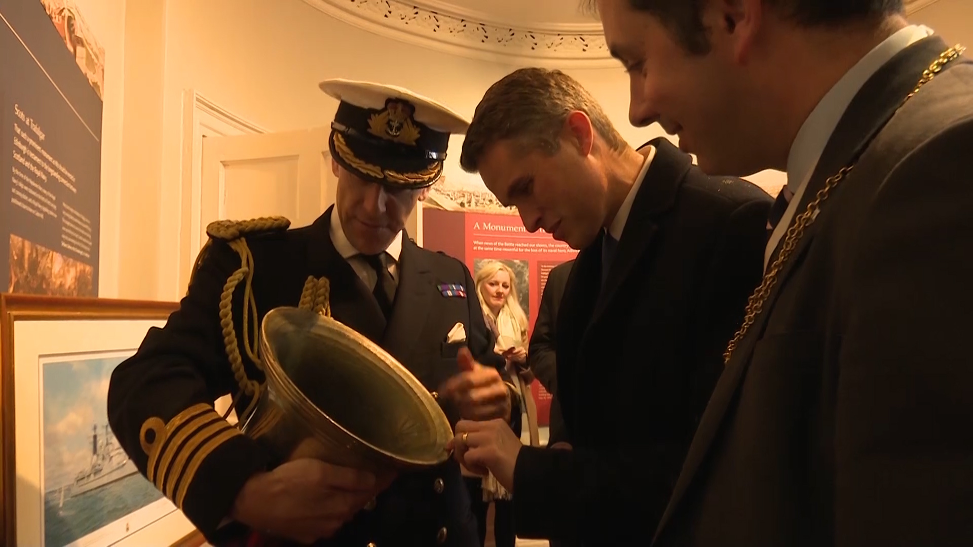 Gavin Williamson looks at the Edinburgh bell.