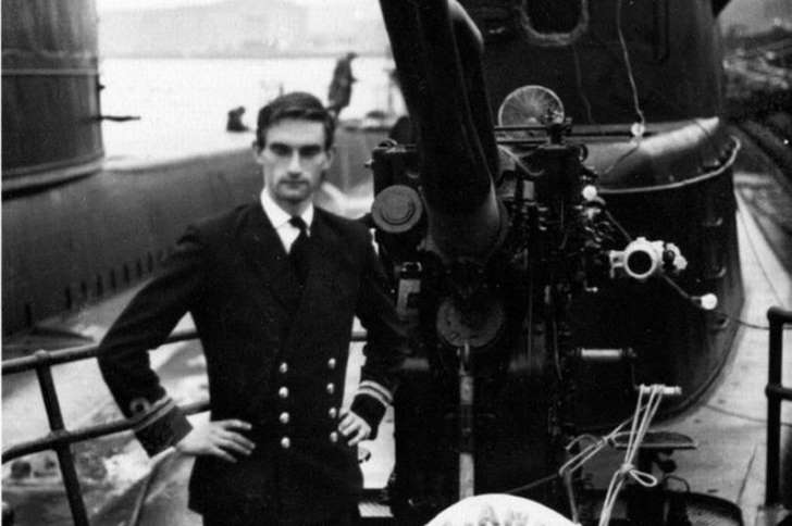 Cdre Eric Thompson standing by the gun in HMS Andrew in 1969