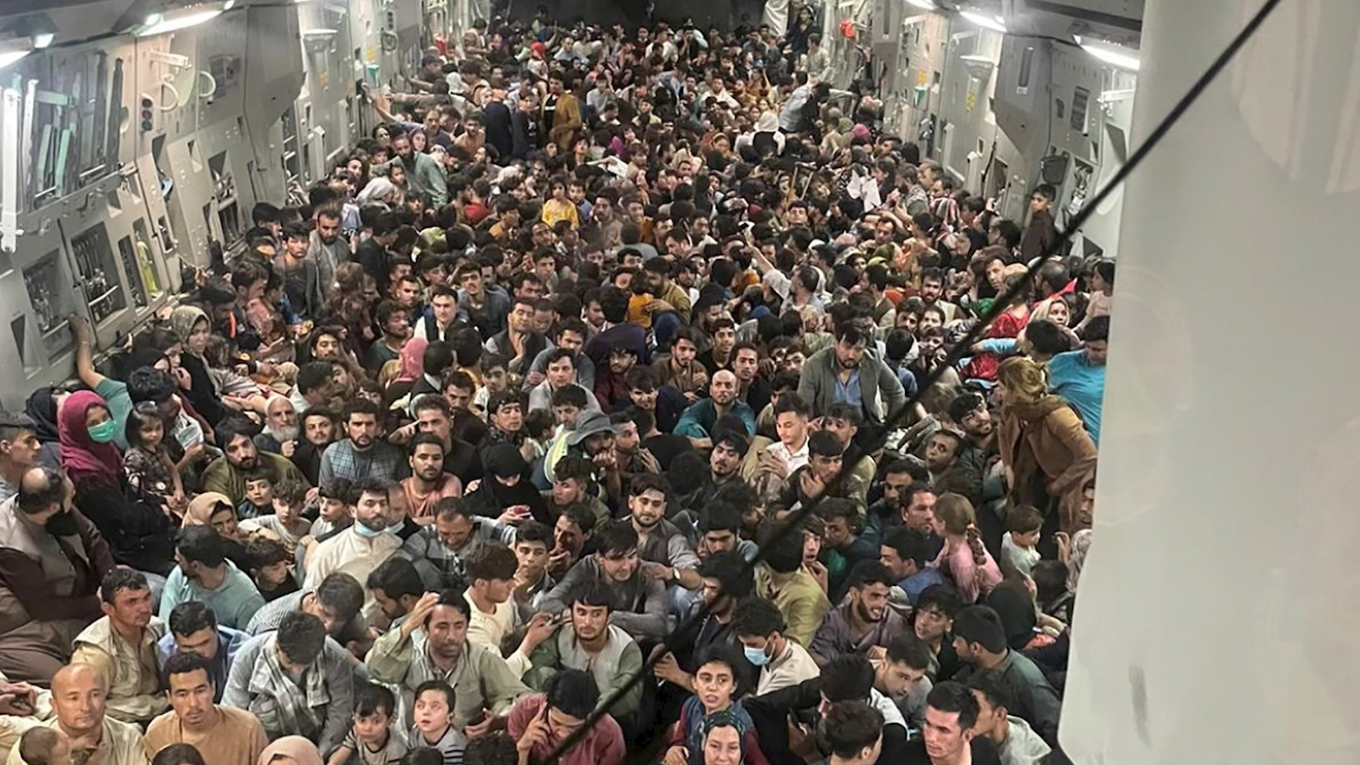 Evacuees from Afghanistan crowded on board US Air Force C-17