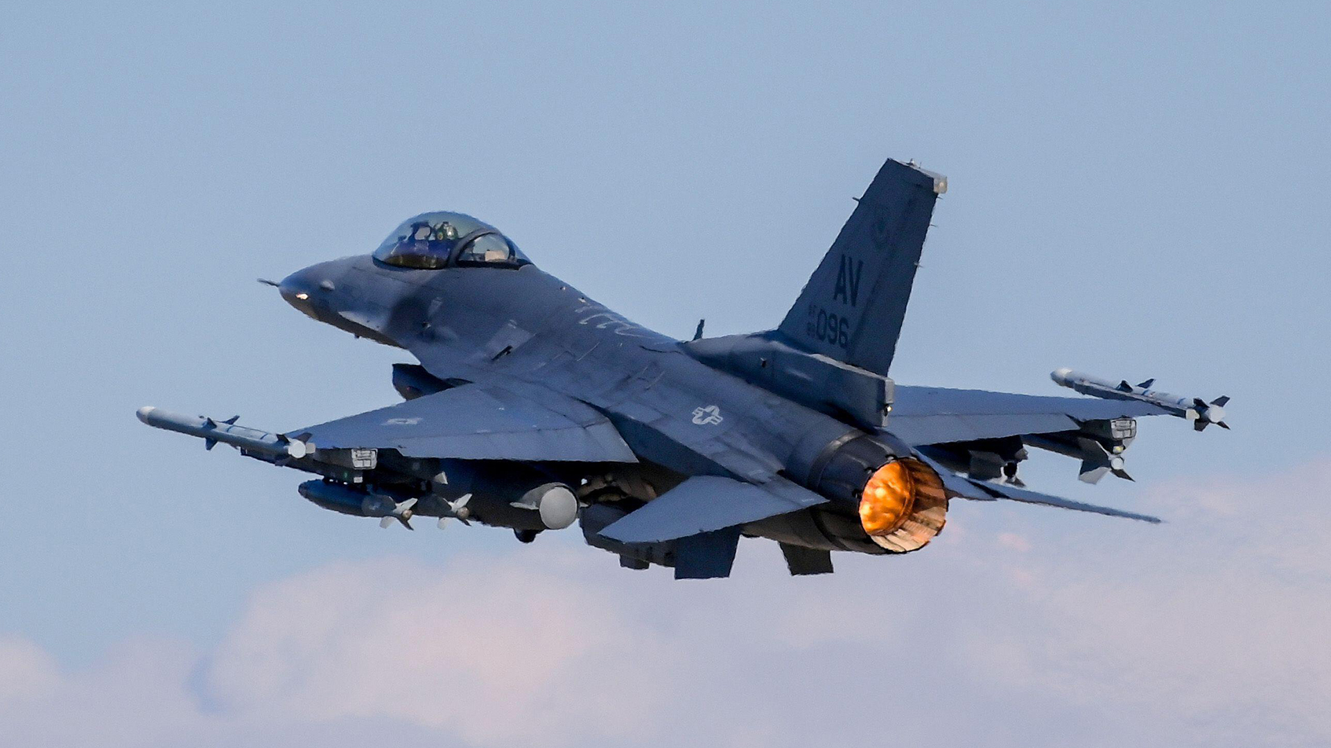 The US-designed F-16 is just as capable as the Su-35 - but in a very different way