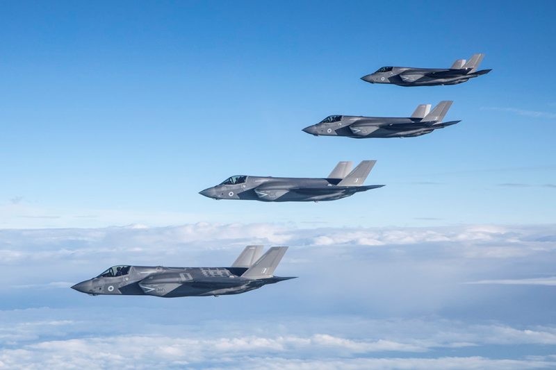 F-35B Formation Flying Over UK
