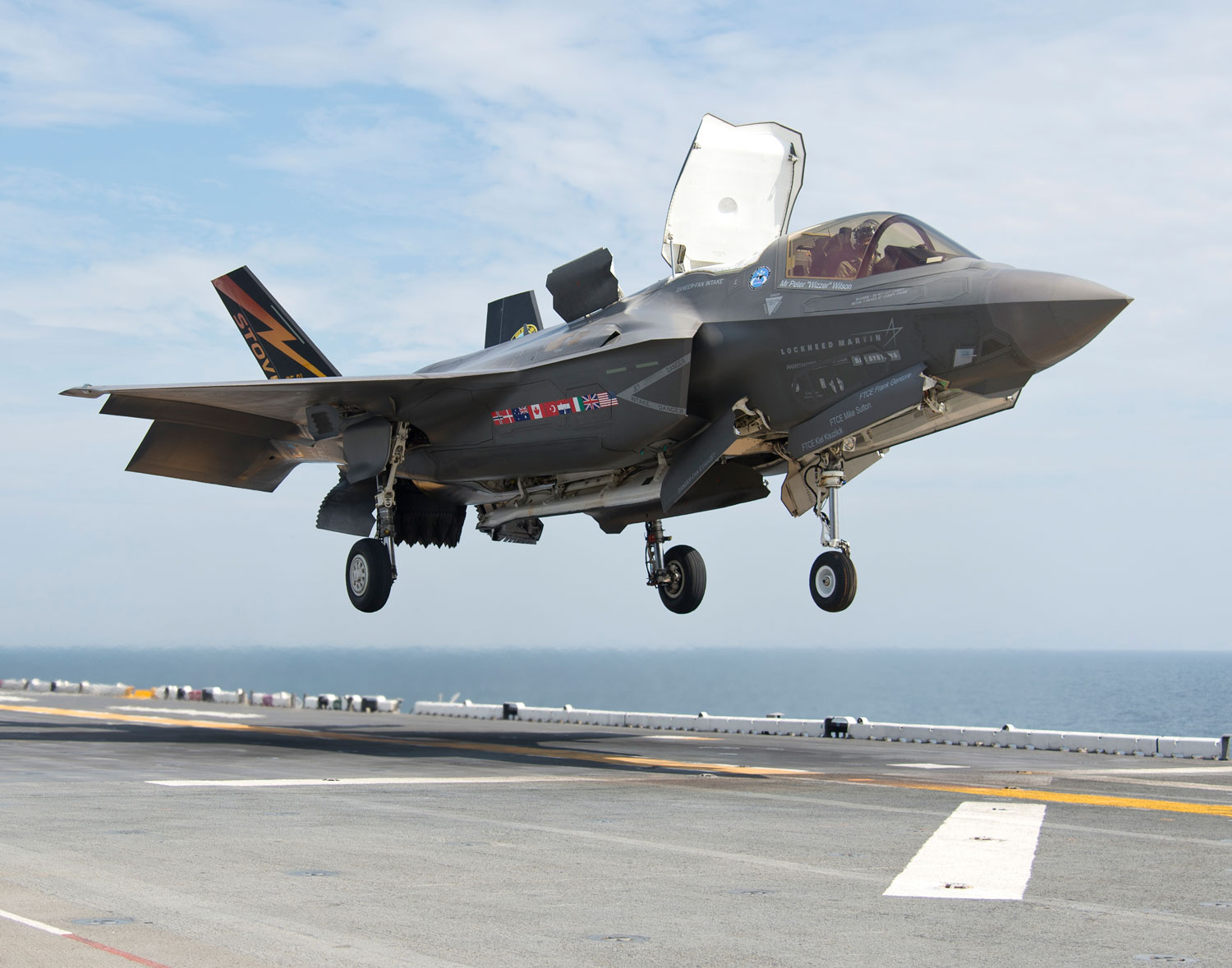F-35B landing