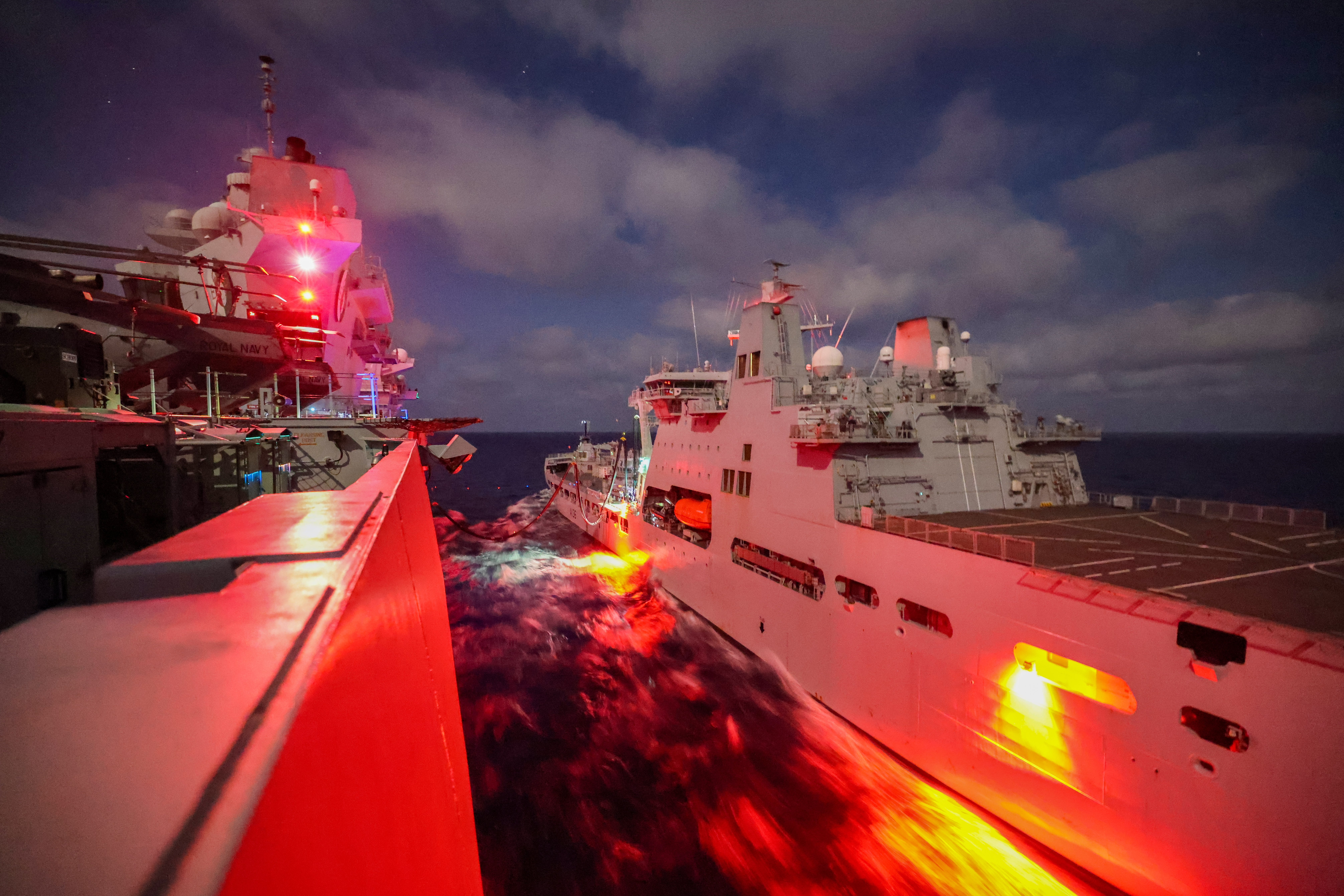 HMS Queen Elizabeth and RFA Tidespring conducting their replenishment.
