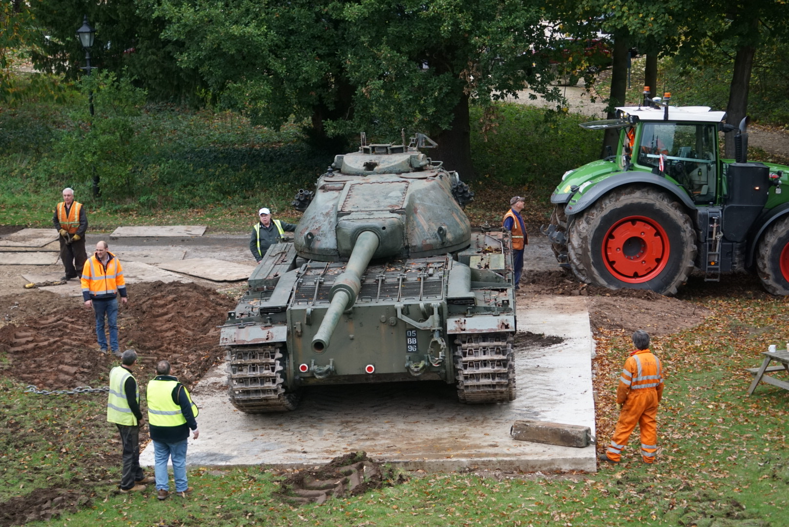 FV 214 Conqueror moves to military museum in Nottinghamshire for restoration