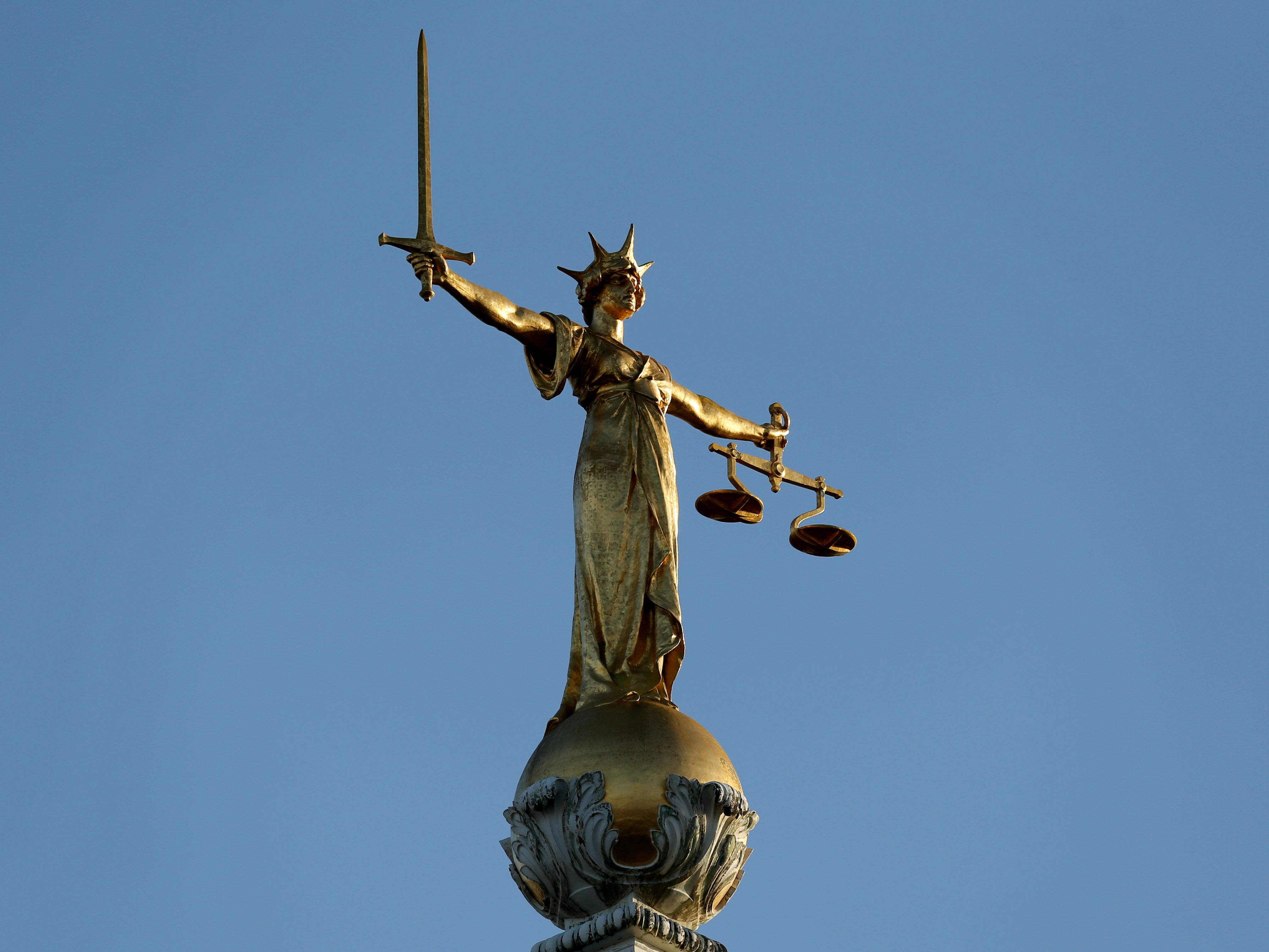Old Bailey statue