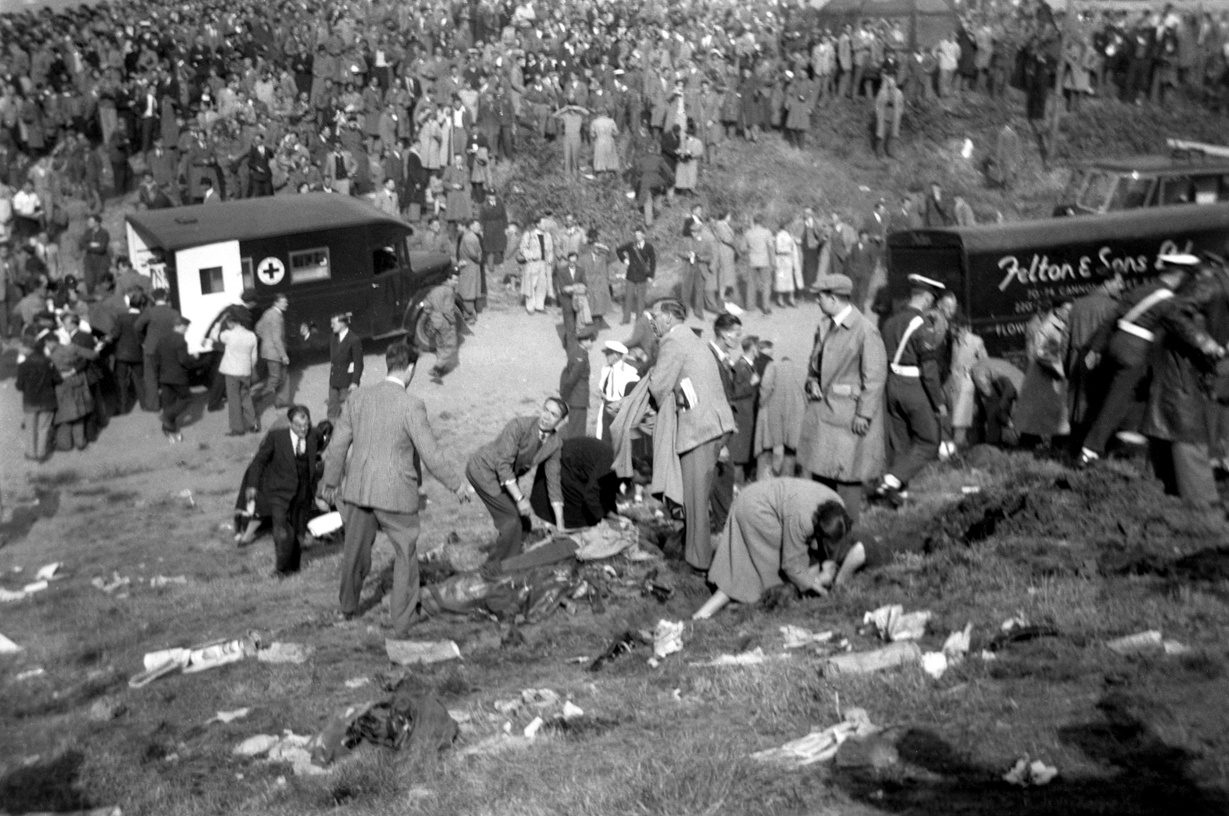 Farnborough Air Disaster in 1952 caused 20 victims - including John Derry 060952 CREDIT PA