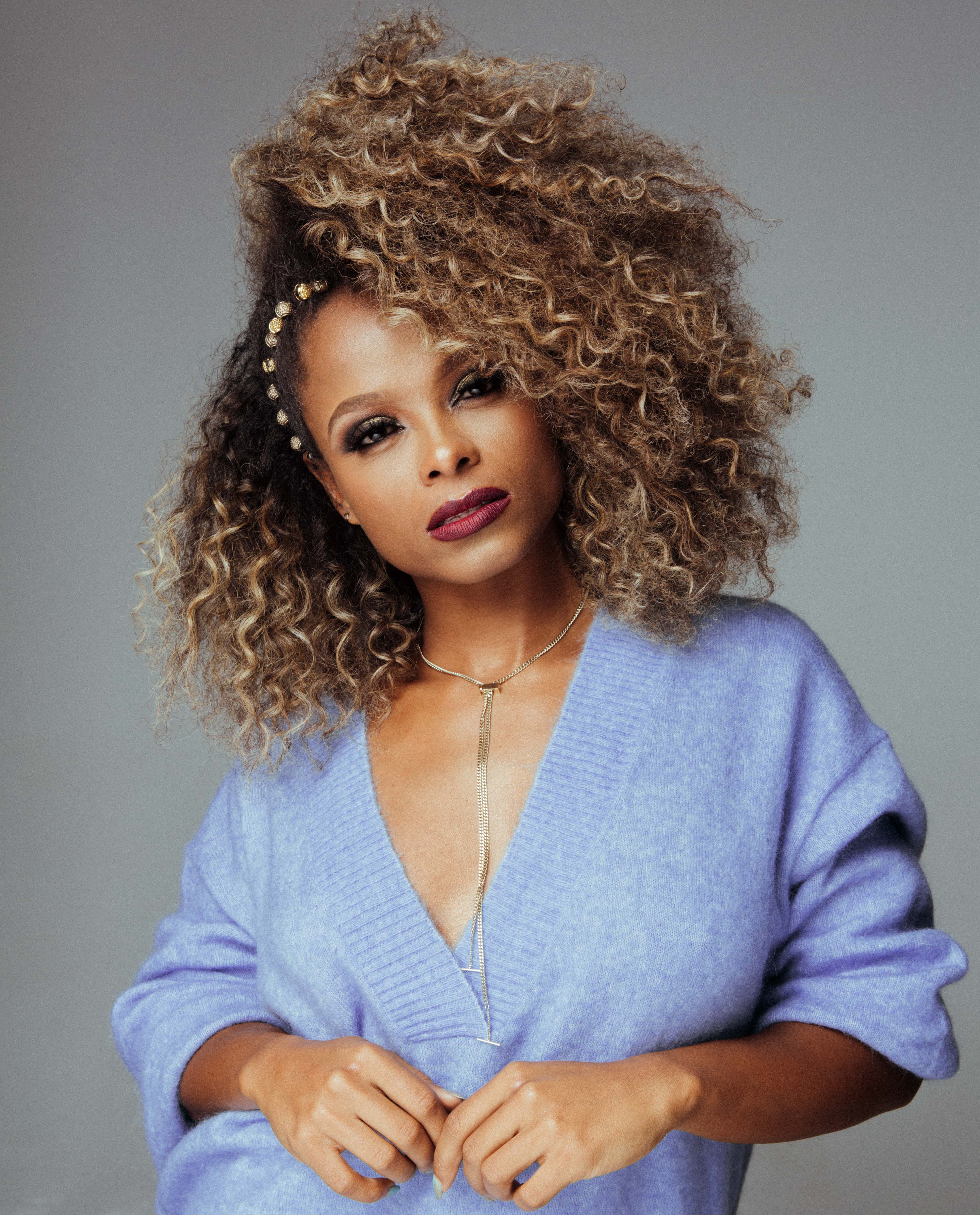 Fleur East will be performing at Twickenham