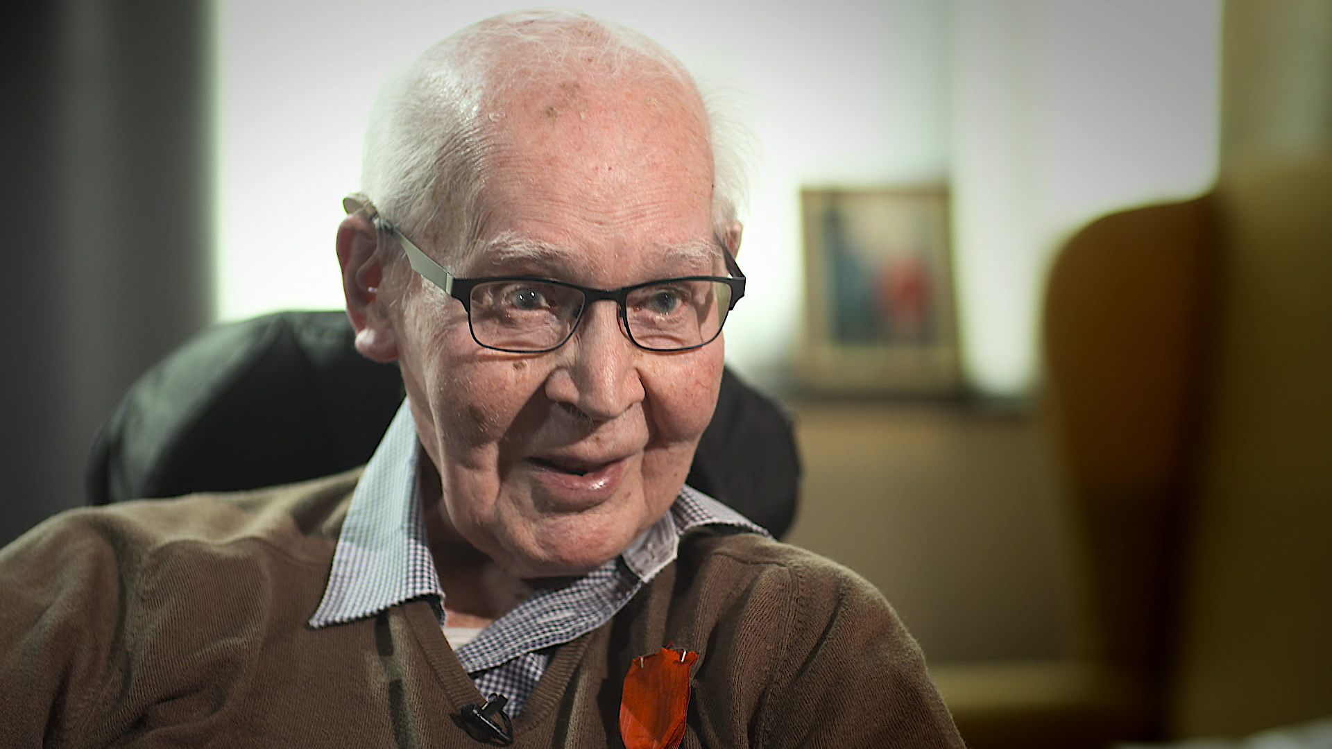 World War II veteran Angus Mitchell who liberated Dutch town on bicycle