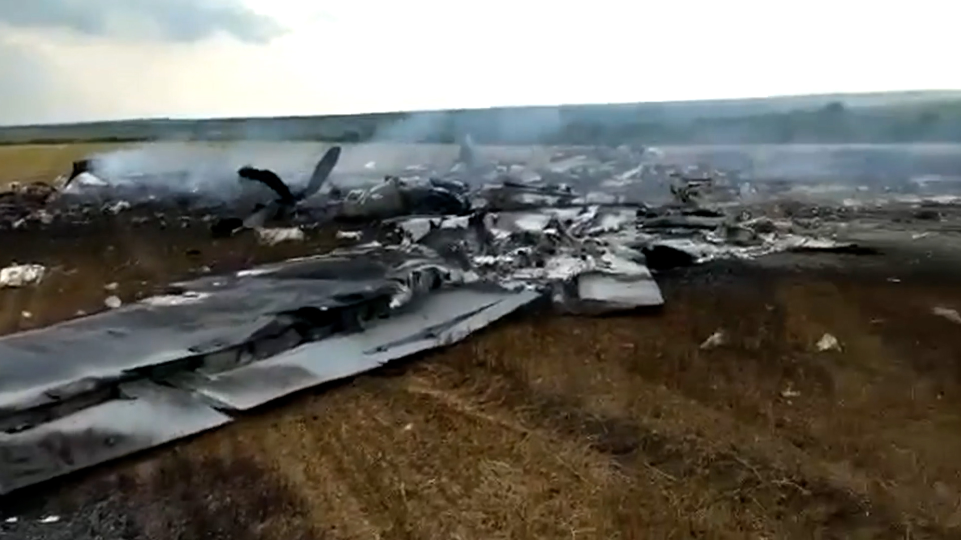 Fragments of the Il-22 plane reportedly shot down by air defense of Wagner PMC 290623 CREDIT Anton Gerashchenko Twitter