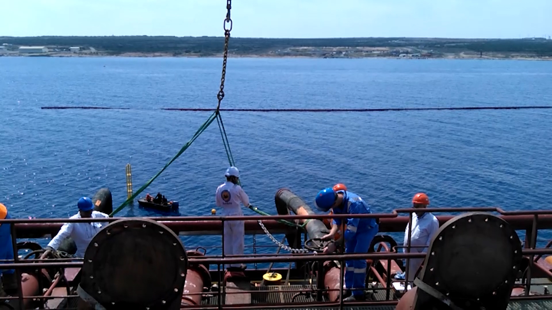 A special camera, safe in hazardous areas, had to be used onboard Maersk Raleigh's deck.