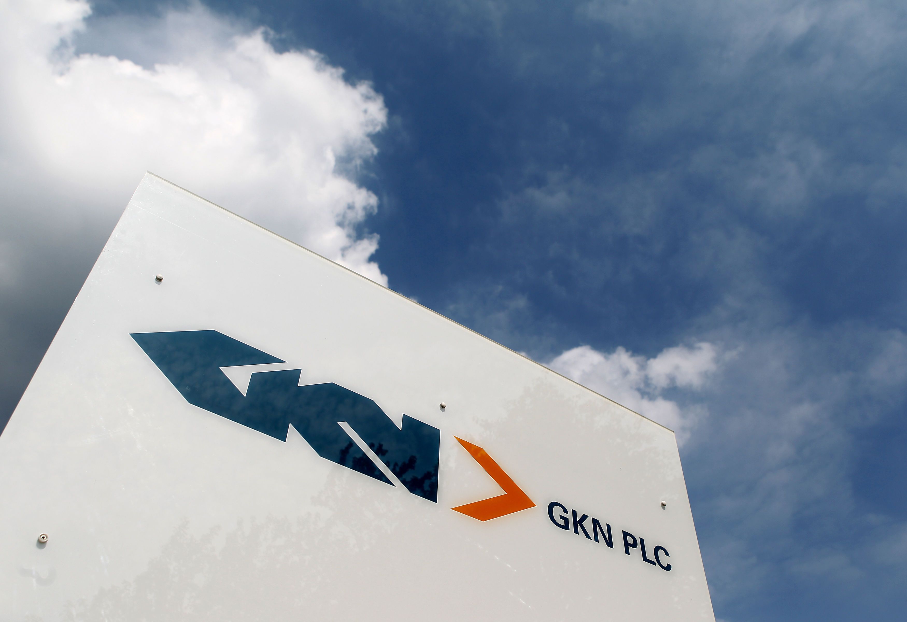 GKN sign