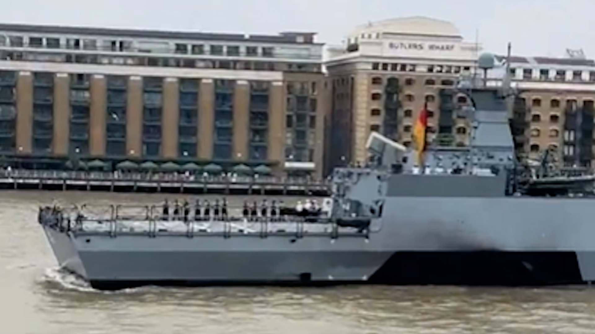 German CorvettFGS Braunschweig travelling down the River Thames whilst playing Darth Vader's theme song 220424 CREDIT Steviewonderful73 Reddit 