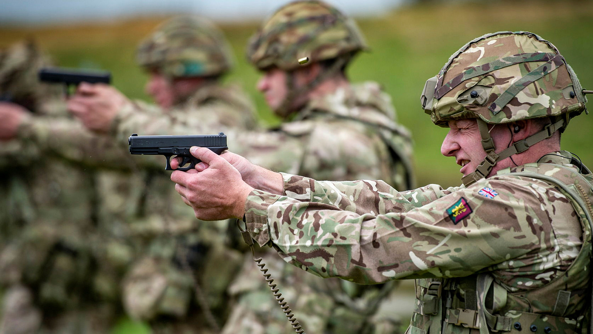 The Glock 17 is in widespread use, also finding its way to reserve units