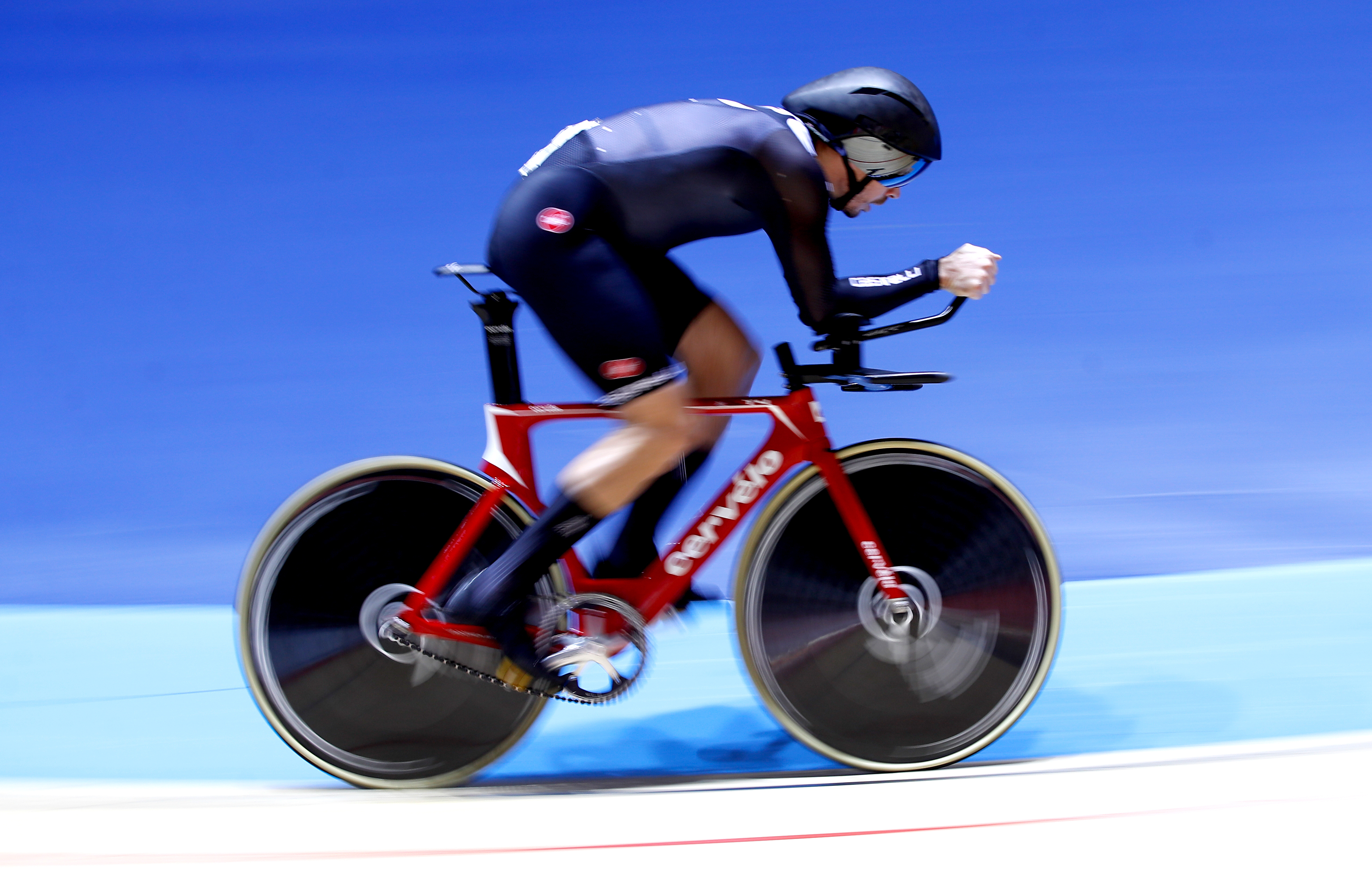 Great Britain's Jaco van Gass celebrates winning the Mens C4 4000m Pursuit final, during day two of the Manchester Paracycling International 120119 CREDIT PA.jpg