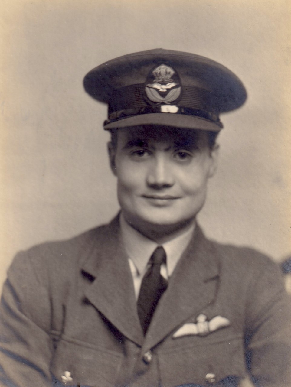 Group Captain Brian Kingcom Spitfire Captain ‘BATTLE OF BRITAIN’ medals auction £110,000 19052021 CREDITS DIX NOONAN WEBB.jpg