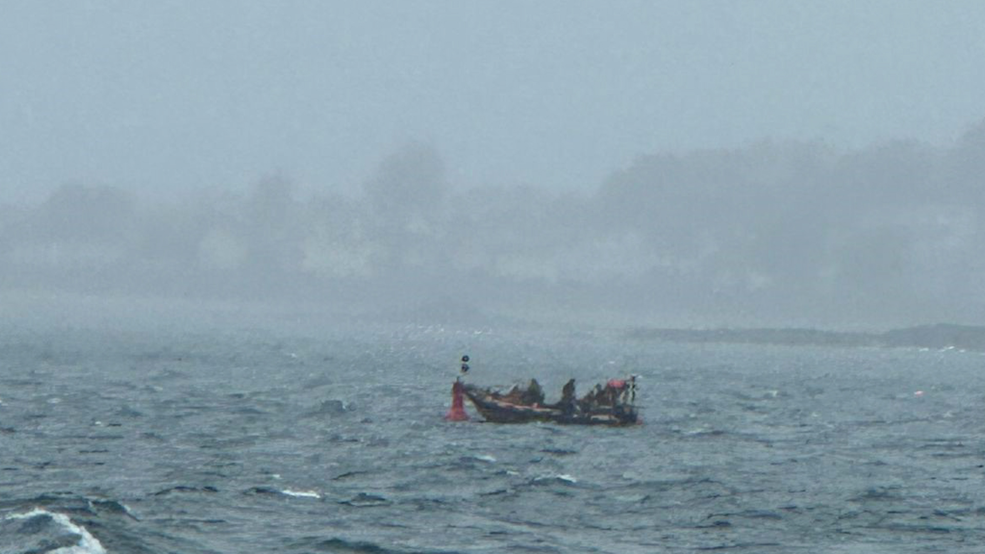 Guernsey Police ww2 bomb detonated by royal navy divers credit Guernsey Police Twitter news.jpg