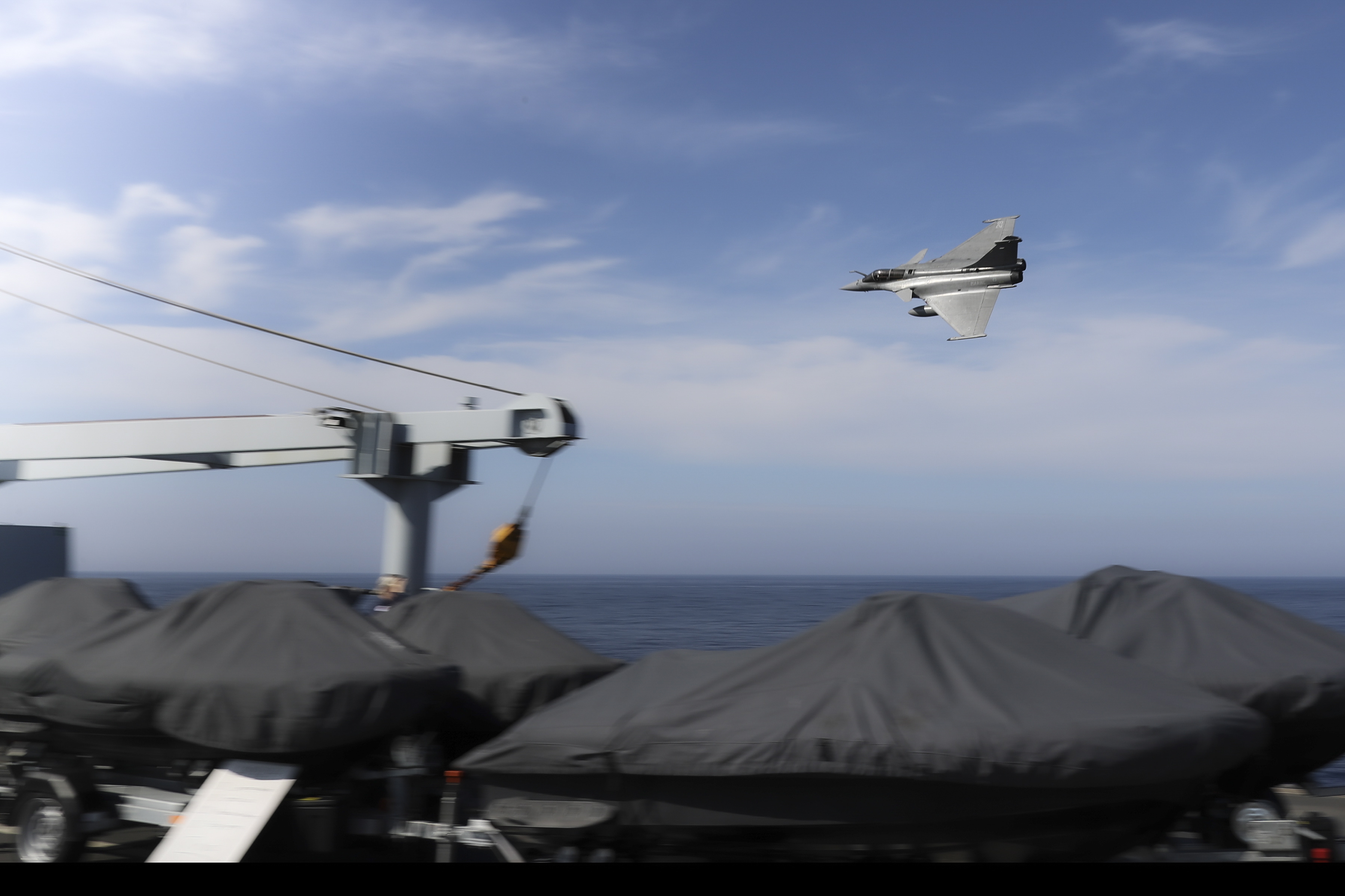 HMS Albion simulated French air attack 16092020 CREDIT ROYAL NAVY.