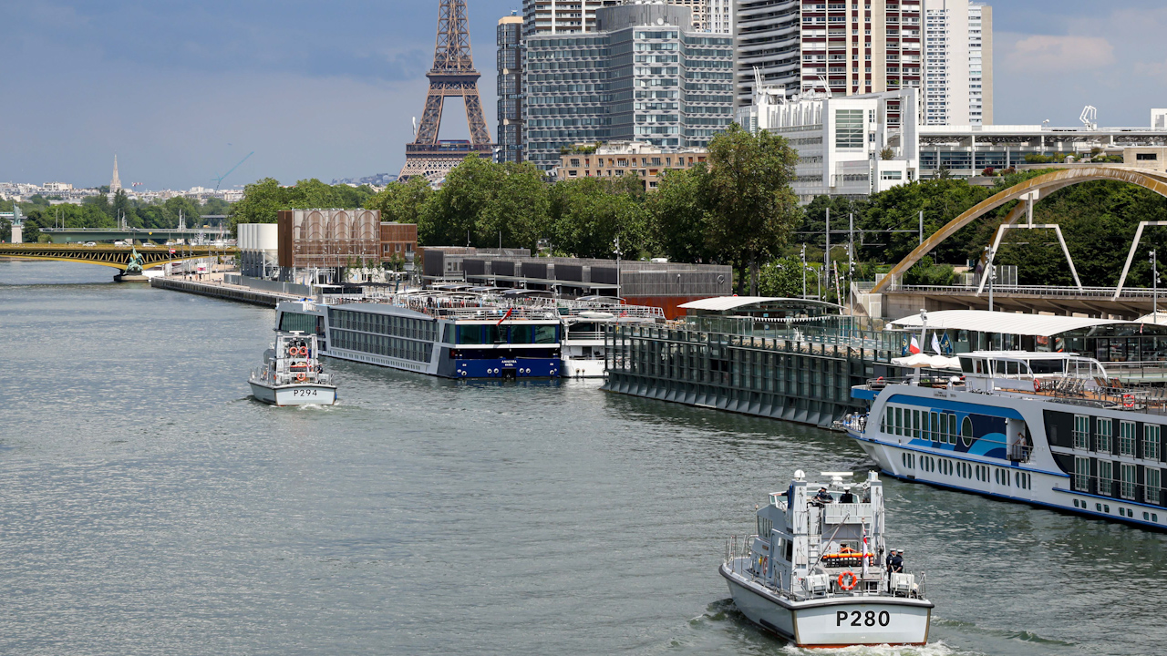 Royal Navy patrol boats HMS Dasher and Trumpeter were invited to Paris to celebrate the 120th anniversary of the Entente Cordiale (Picture: Royal Navy)