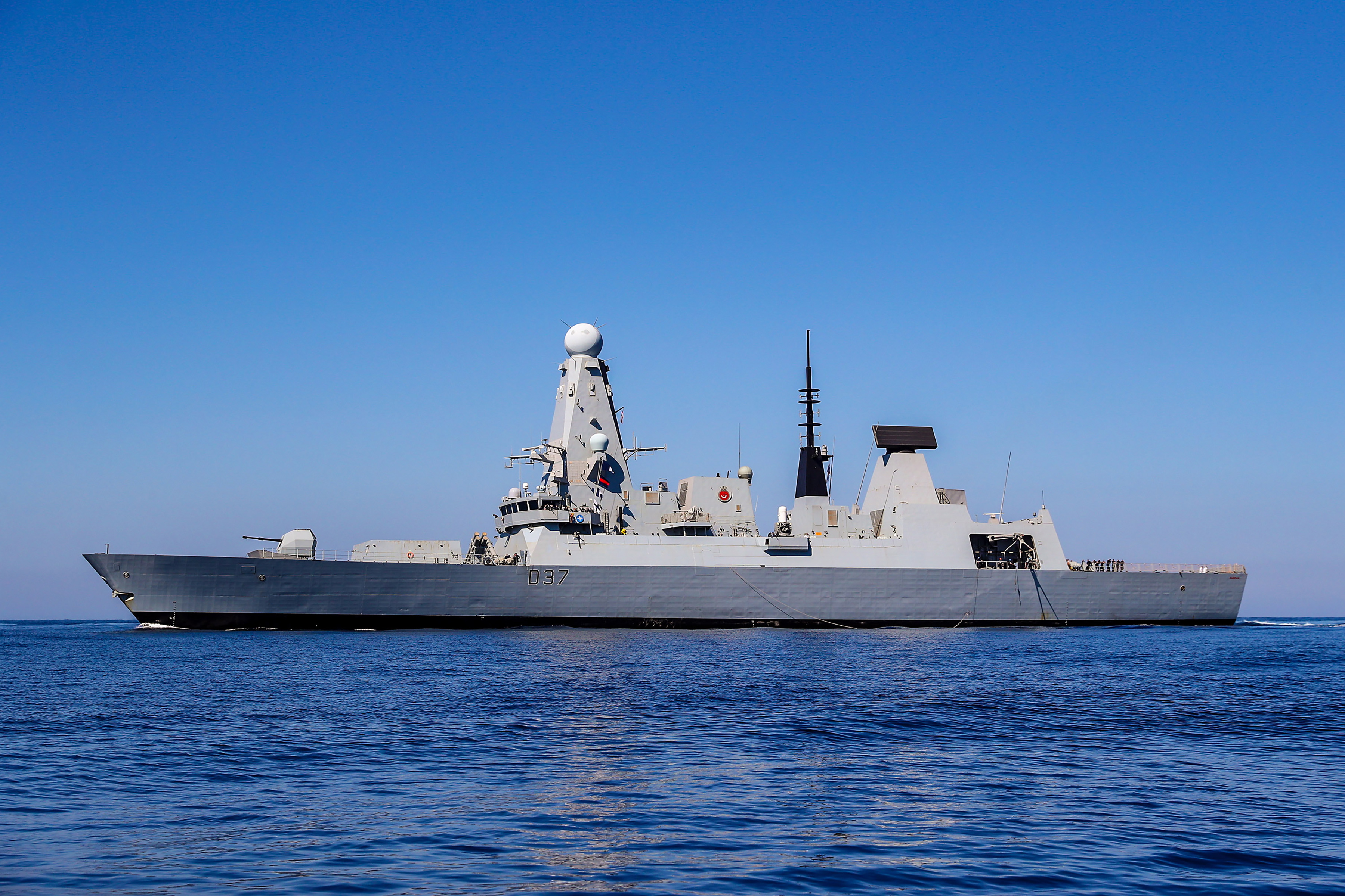 HMS Duncan arrives in the Gulf 280719 CREDIT MOD.