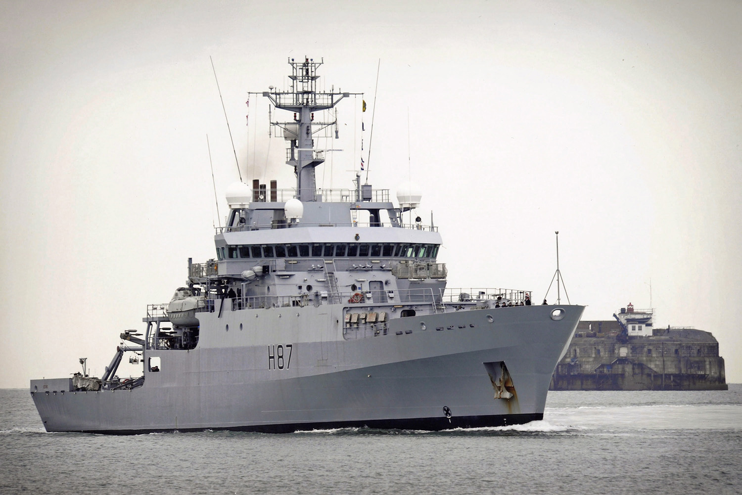 Royal Navy Warship Helps Rescue Stranded Yacht